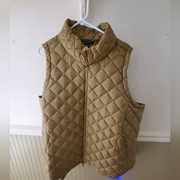 Athleta featherweight vest - Picture 5 of 6